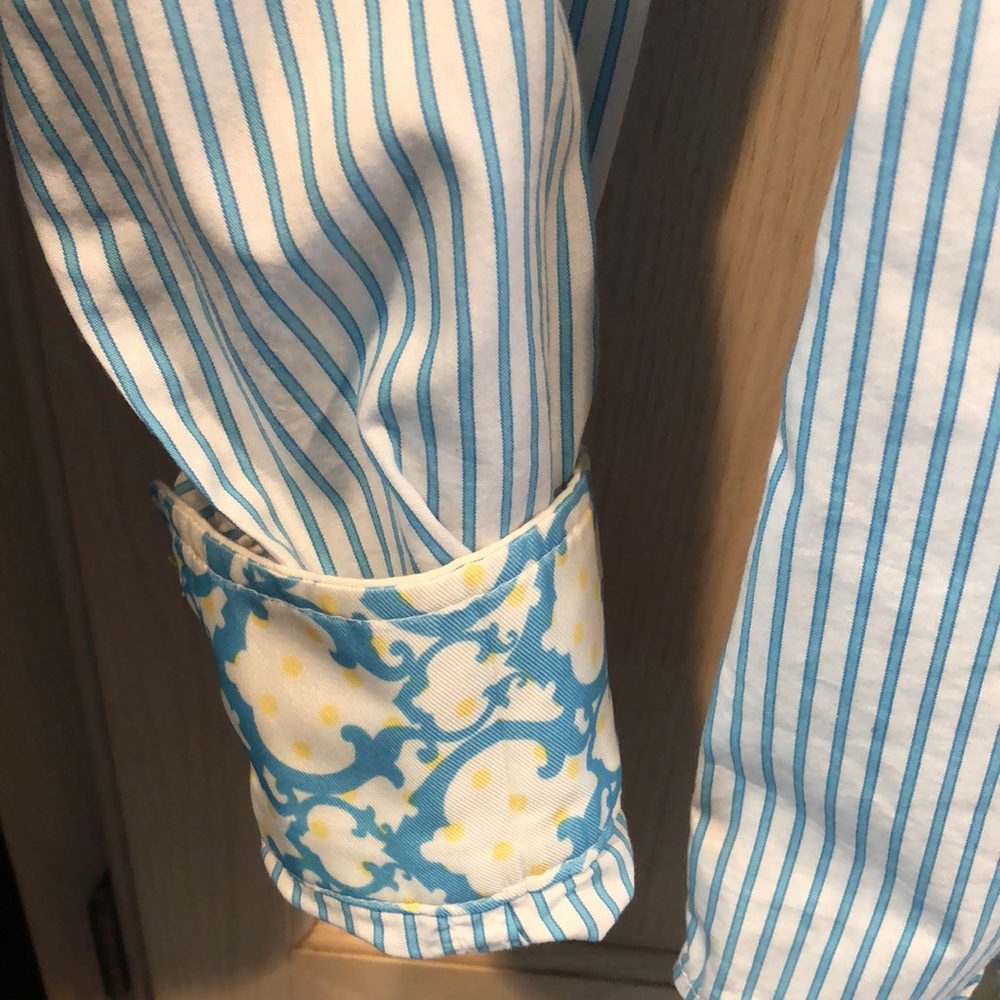C.Wonder button down - Picture 6 of 9